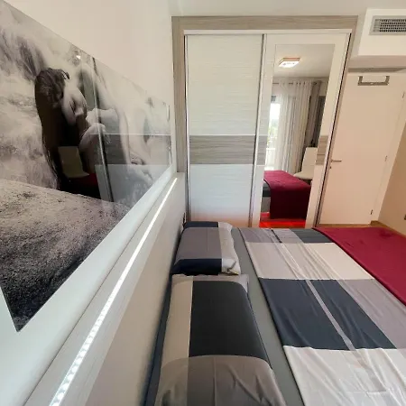 Wats Apartment *
